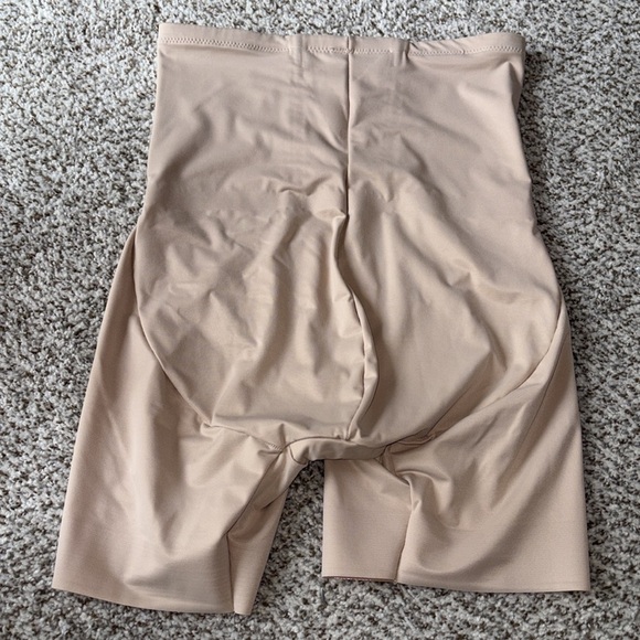 NWOT TC Seamless Shapewear in Beige - Picture 3 of 4